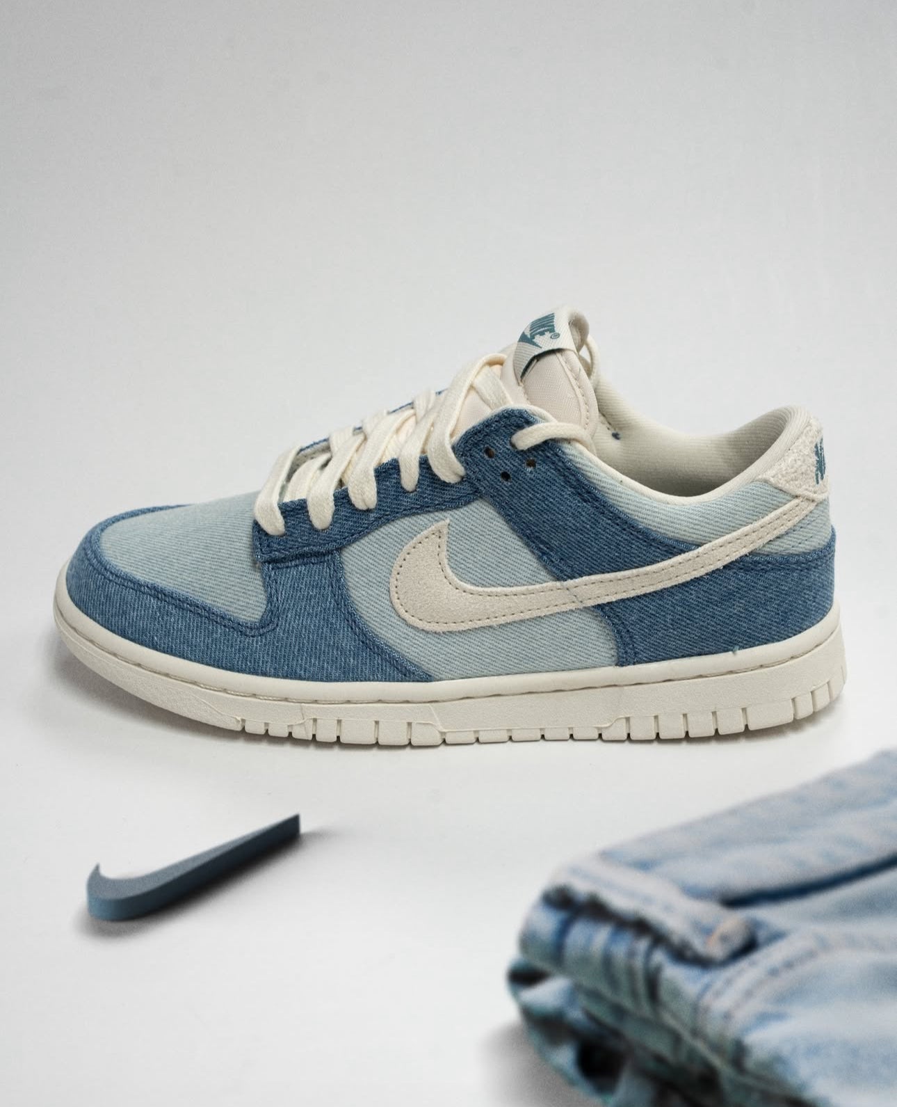 NIKE DUNK LOW WMN "SMOKEY BLUE/PALE IVORY-DENIM TURQ-OCHRE"