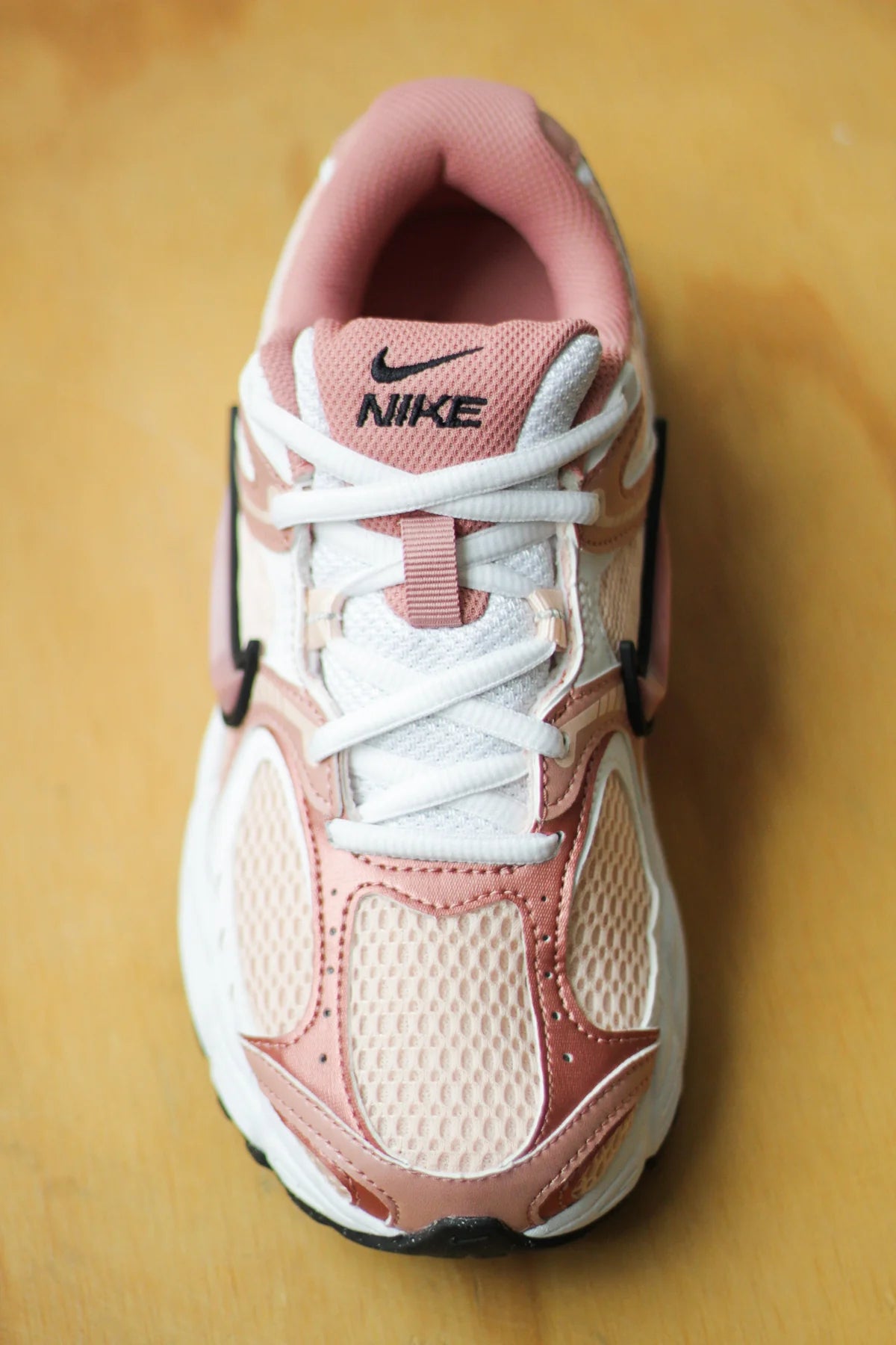 NIKE V5 RNR WMN "WASHED CORAL/RED STARDUST-WHITE-BLACK"