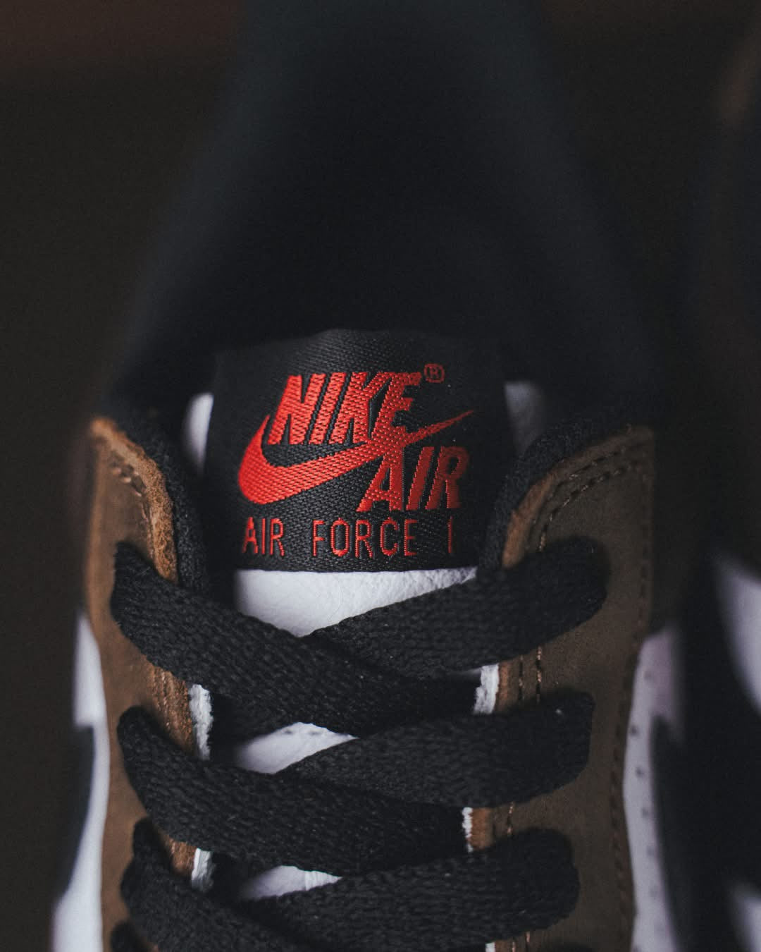 NIKE AIR FORCE 1 LOW RETRO "WHITE/BLACK-BISON"