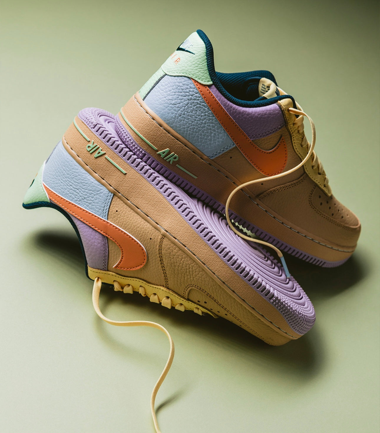 NIKE AIR FORCE 1 '07 "SESAME/APRICOT AGATE-HYDRANGEAS"