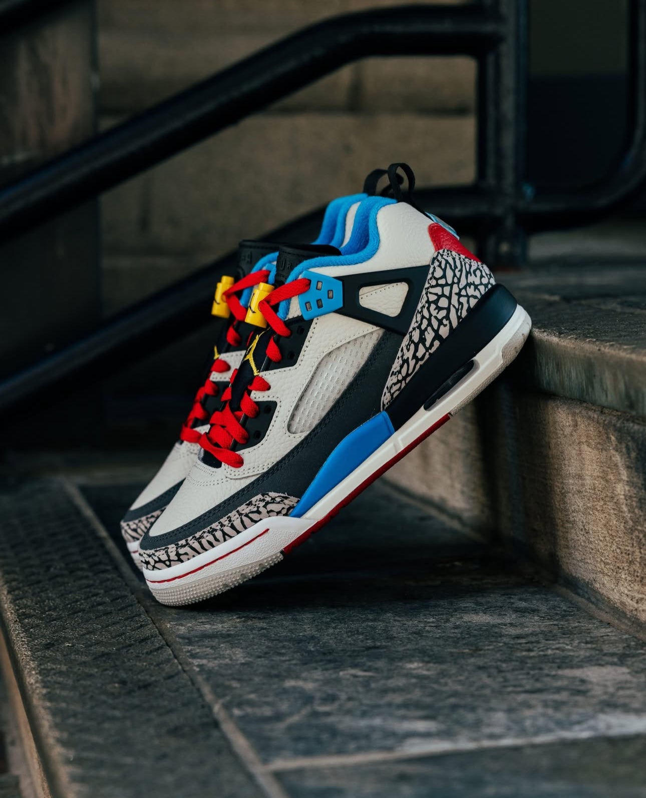 JORDAN SPIZIKE LOW SE GRADE-SCHOOL KID MULTICOLOR