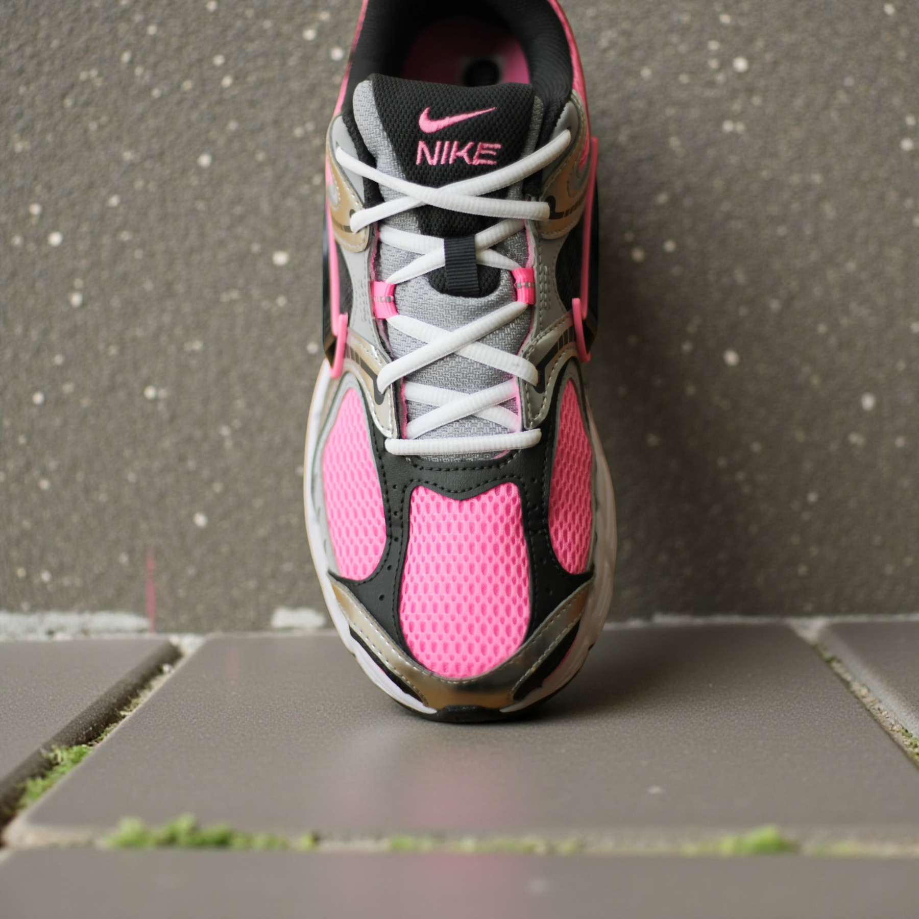 NIKE V5 RNR WOMEN "PINK SPELL/BLACK-ANTHRACITE-WOLF GREY"