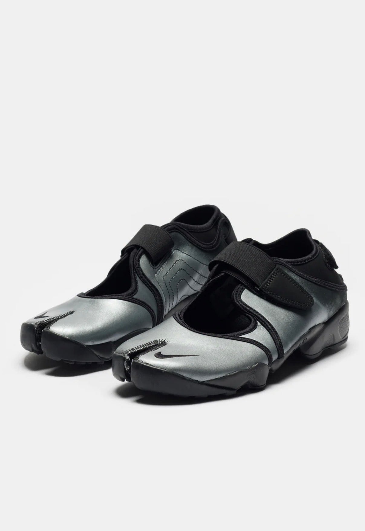 Nike Air Rift “ninja” Leather Sneaker in Metallic Silver/Black