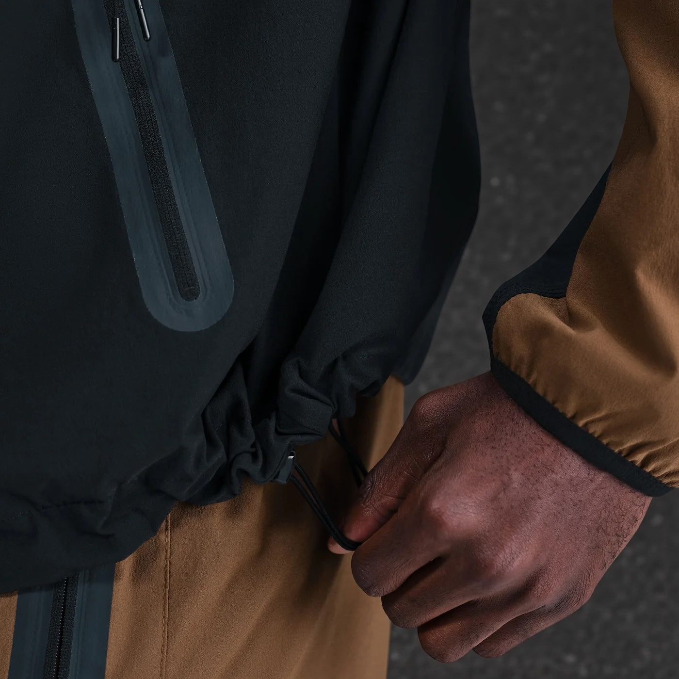 NIKE TECH WOVEN JACKET "BLACK/MOSSWOOD BROWN/BLACK"