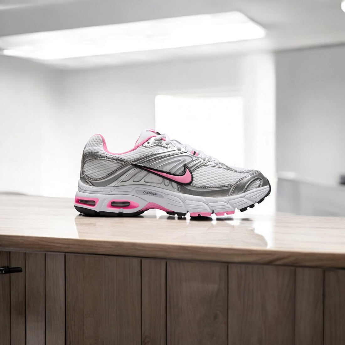 NIKE AIR MAX MOTO 2K WMNS- WHITE / METALLIC SILVER / PINK SPELL