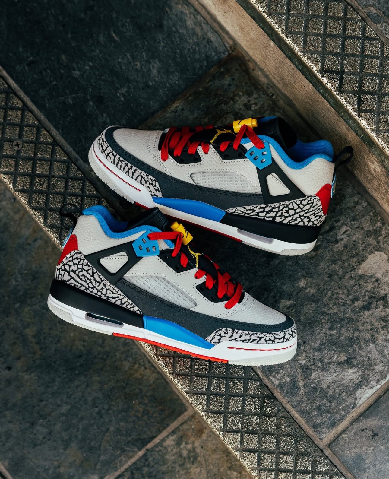 JORDAN SPIZIKE LOW SE GRADE-SCHOOL KID MULTICOLOR
