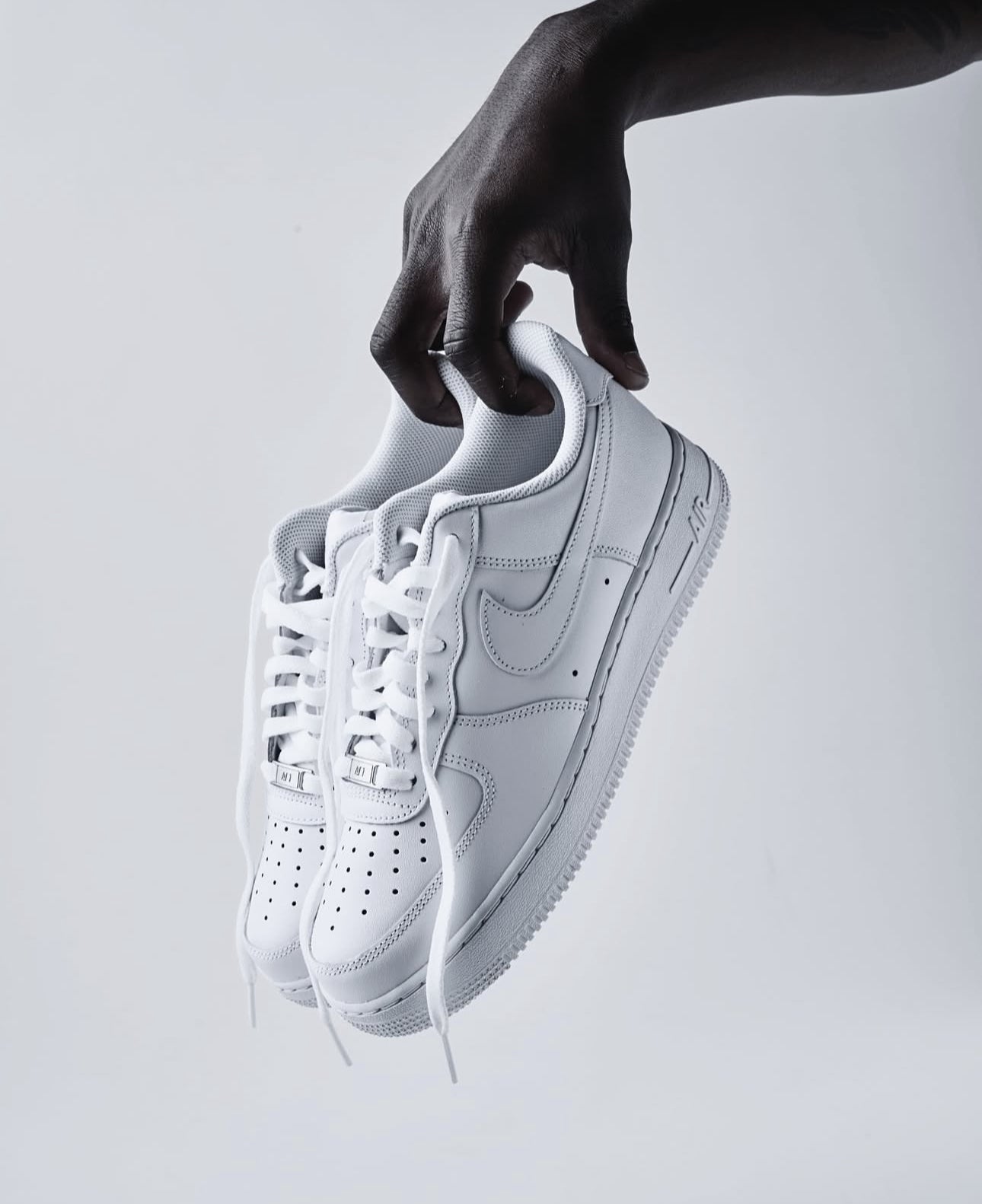 NIKE AIR FORCE 1 LOW (WHITE/WHITE)