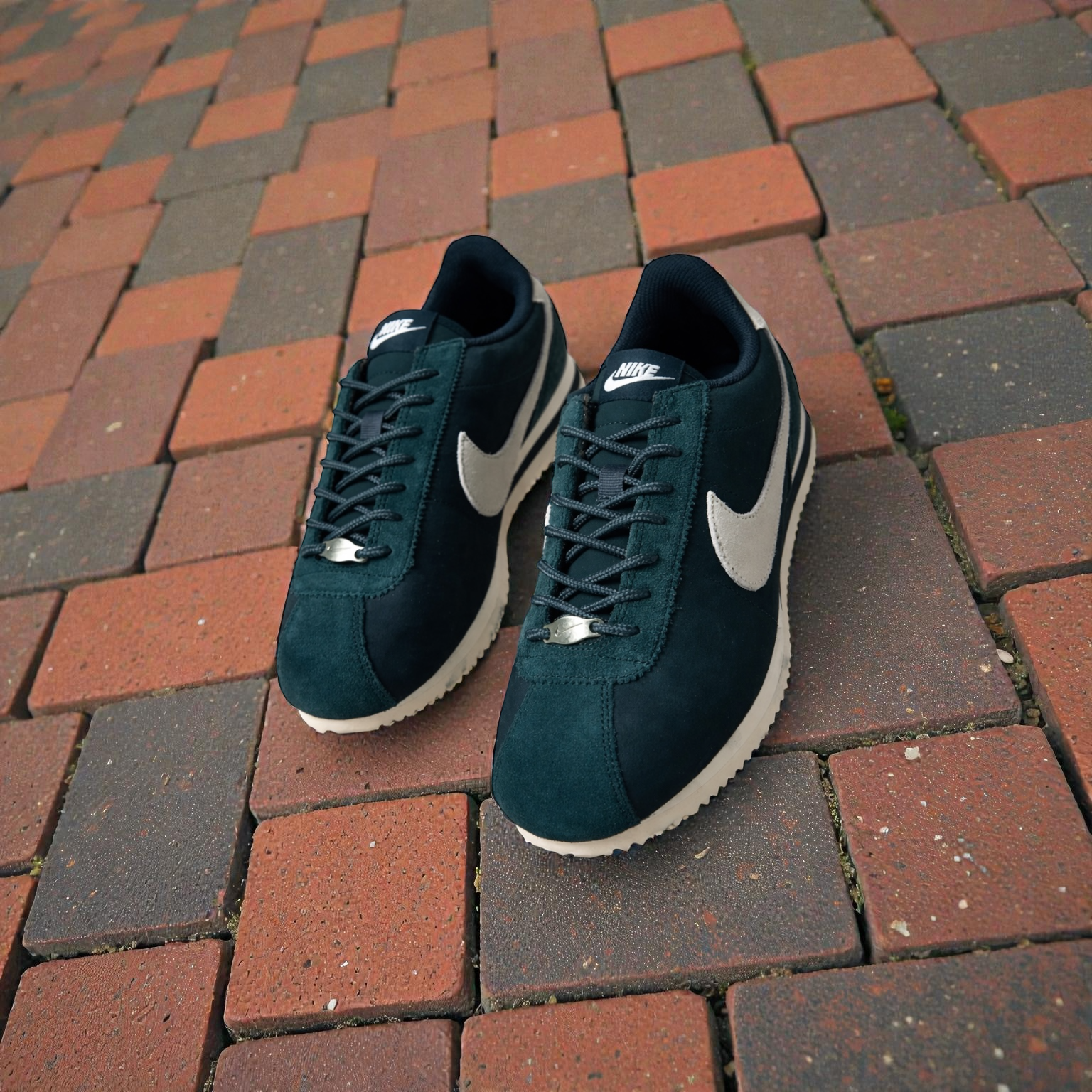 Nike Men's Cortez Premium Sneaker