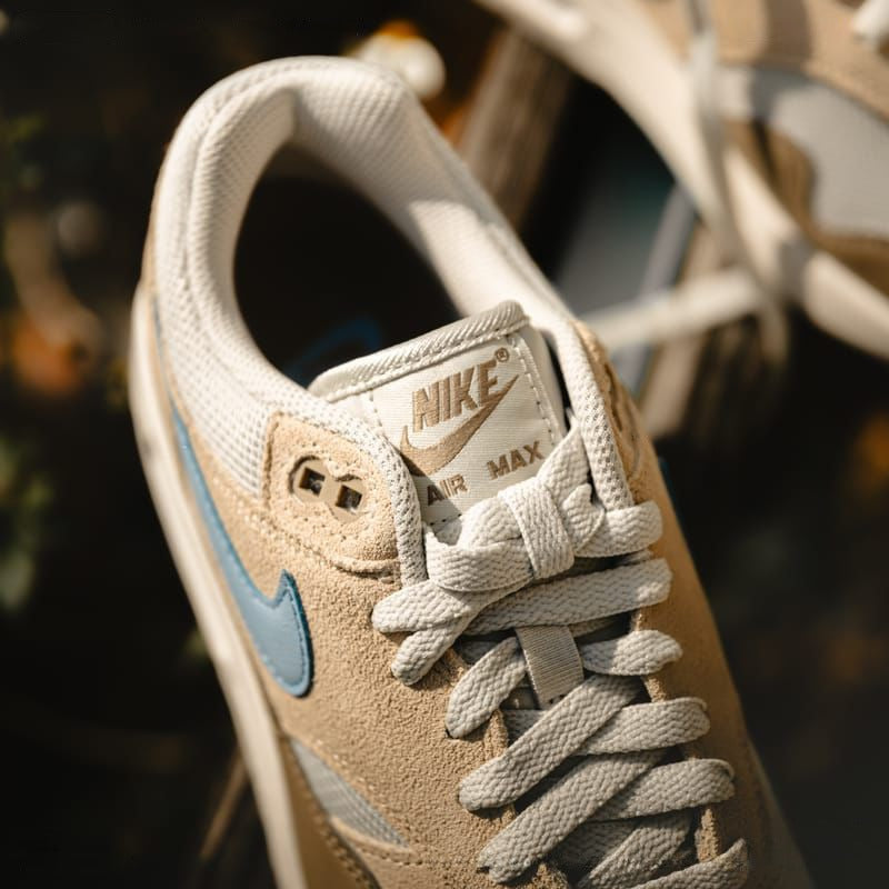 MENS NIKE AIR MAX 1 ESSENTIAL "LIGHT BONE/PSYCHIC BLUE/SANDDRIFT/KHAKI"