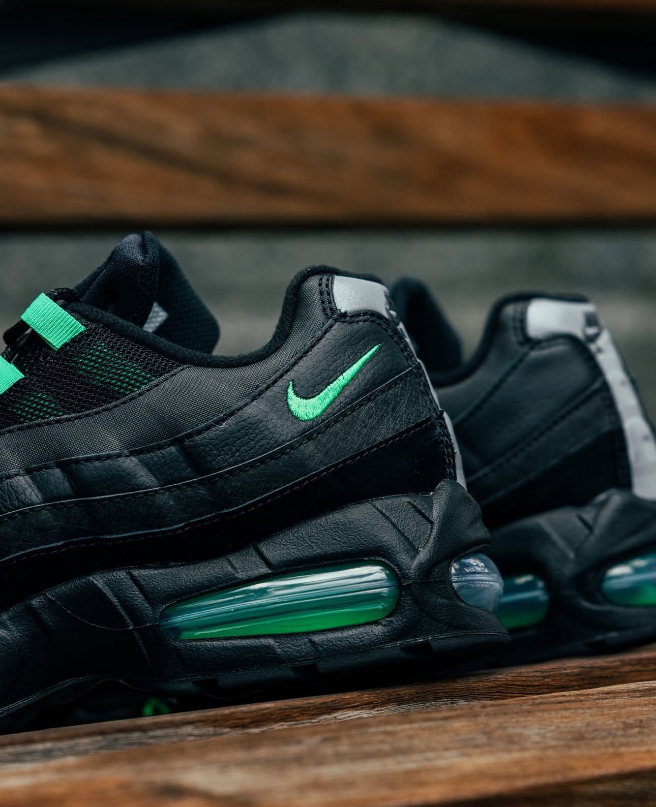 NIKE AIR MAX 95 OG "BLACK/GREEN SHOCK-BLACK-PEARL GREY"