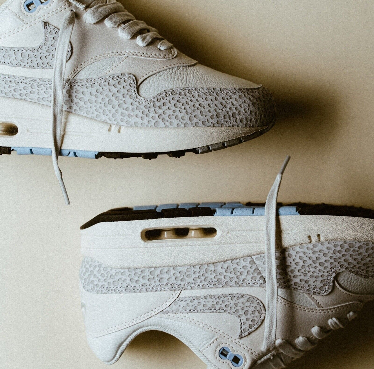 NIKE AIR MAX 1 WMN safari summit white print