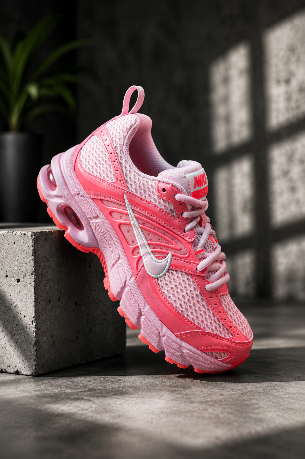 NIKE AIR MAX MOTO 2K (GS) "PINK BLOOM/PINK BLOOM-LAVA GLOW-HOT LAVA"