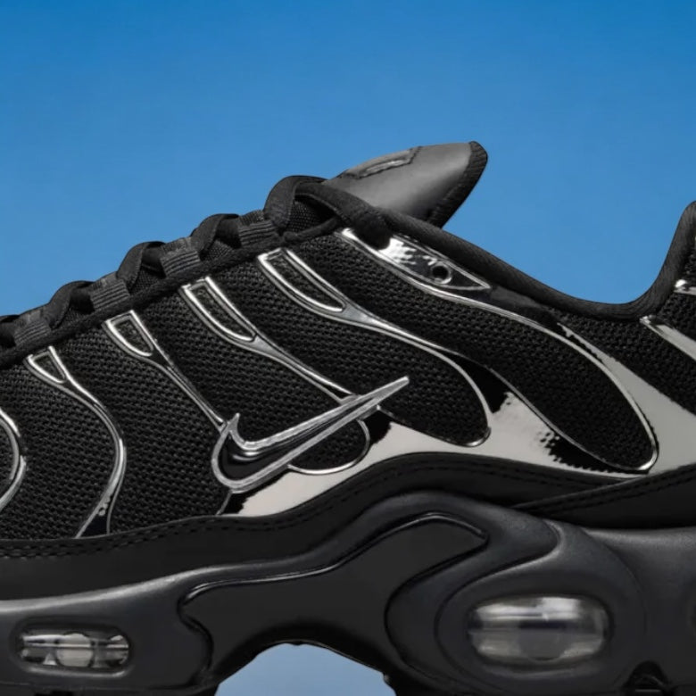 NIKE AIR MAX PLUS SE METALLIC/ BLACK WMN