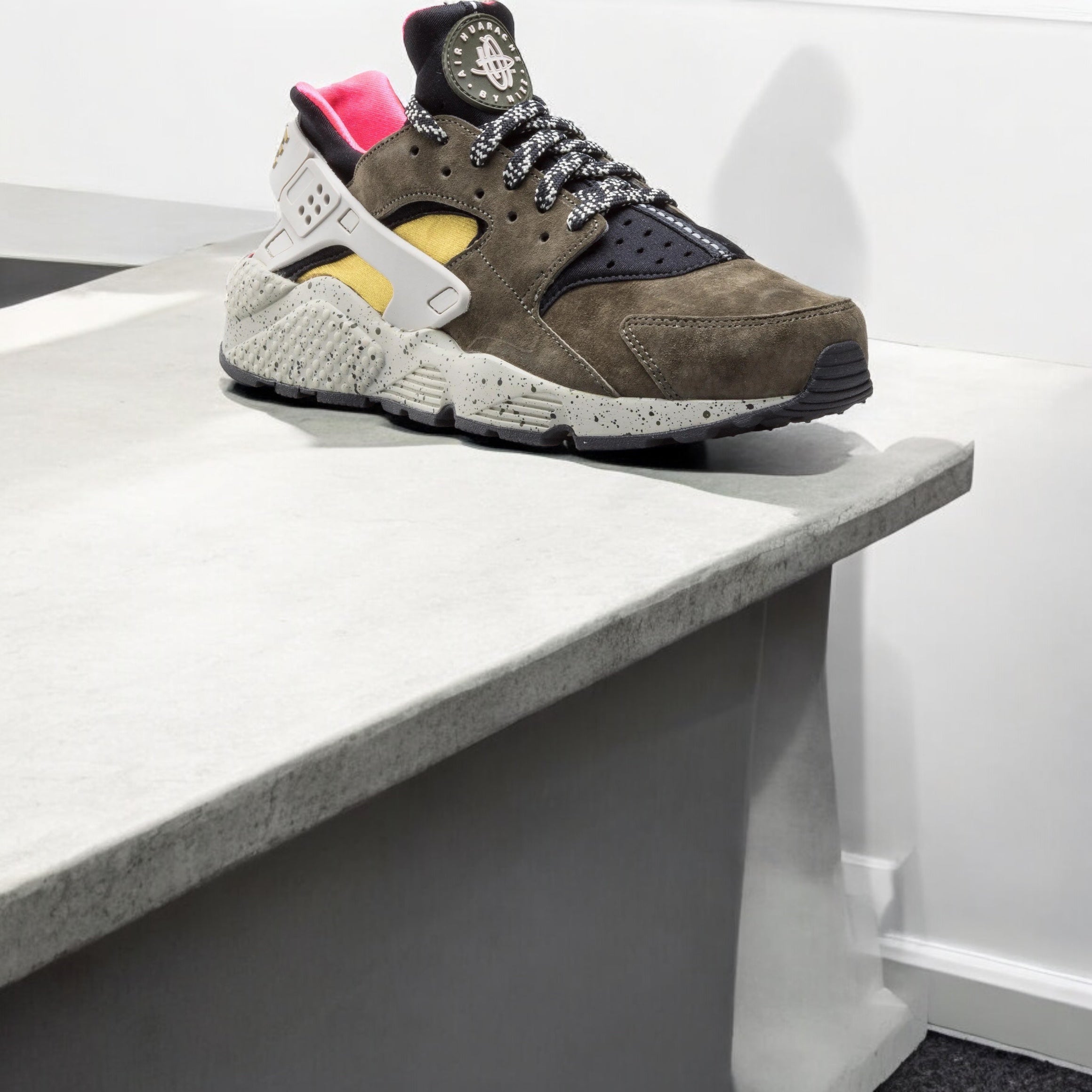 Air Huarache Premium 'Desert Moss'