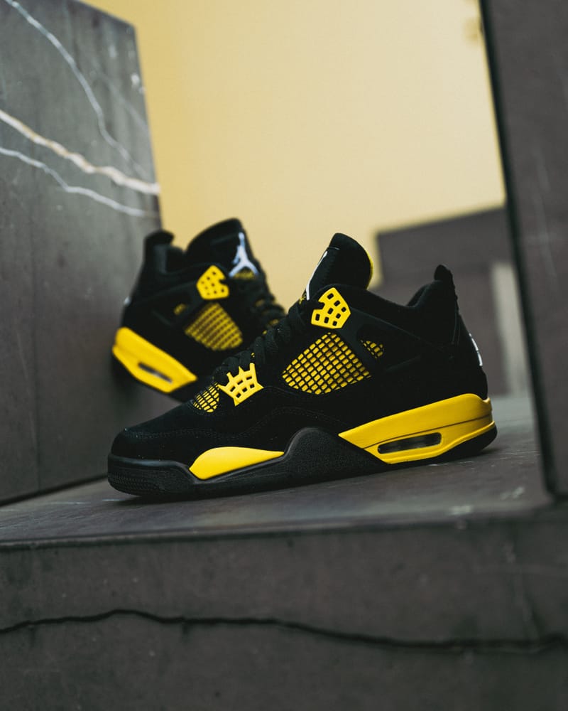 Jordan 4 Retro Thunder (2023)
