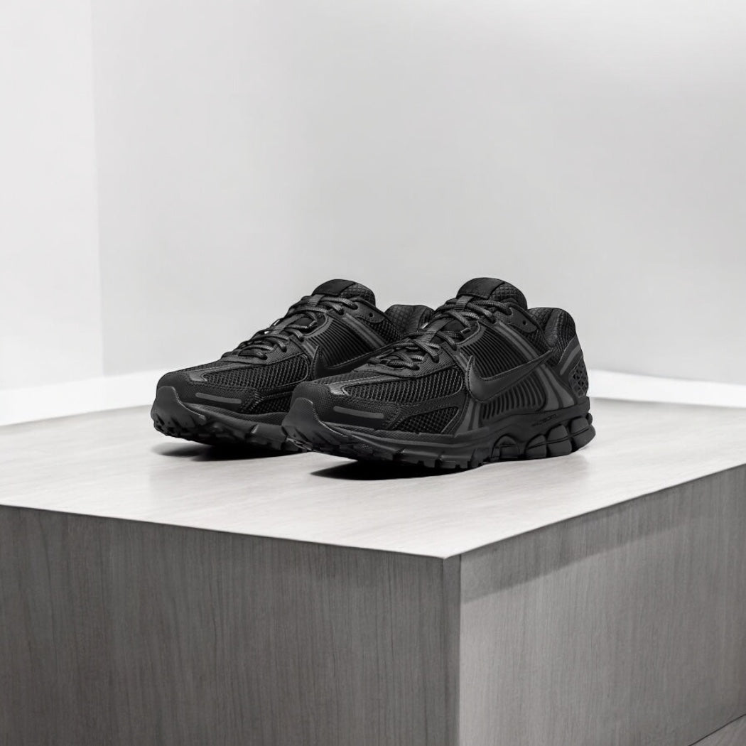 Nike Zoom Vomero 5 Triple Noir (2023)