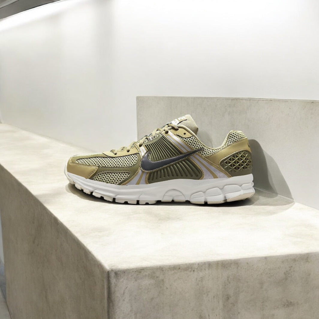 Nike Zoom Vomero 5 Olive neutre