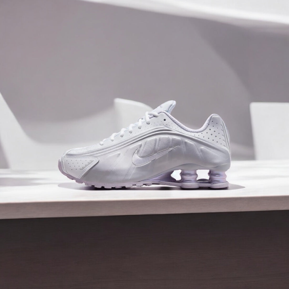 Nike Shox R4 Blanc Métallique Platine Barely Grape (Femme)