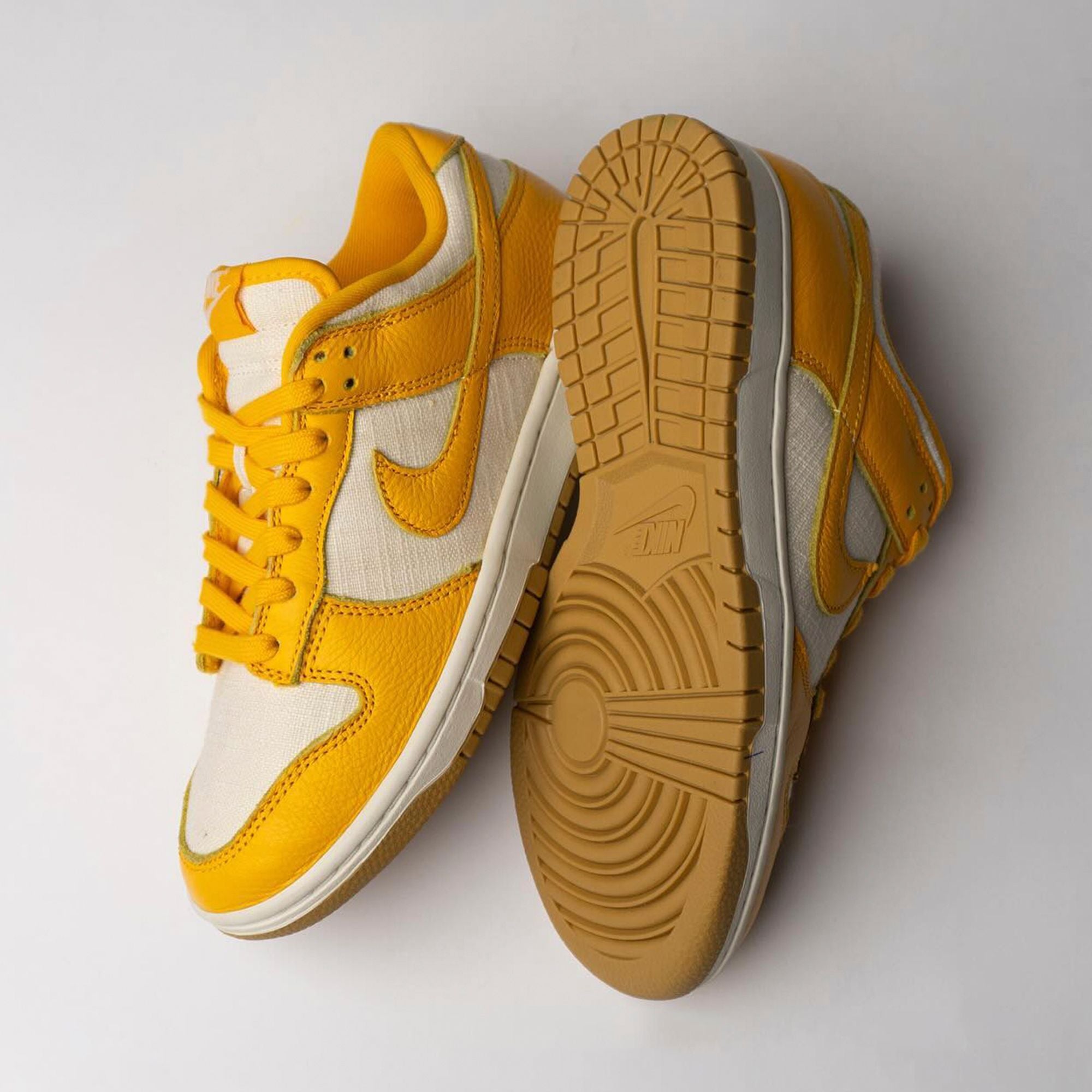 Nike Dunk Low Université Or
