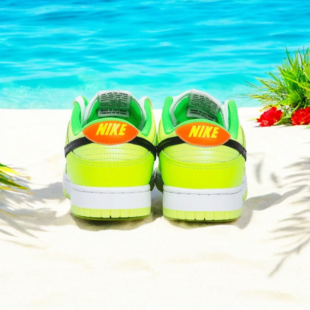 Nike Dunk Low SE Splash Volt