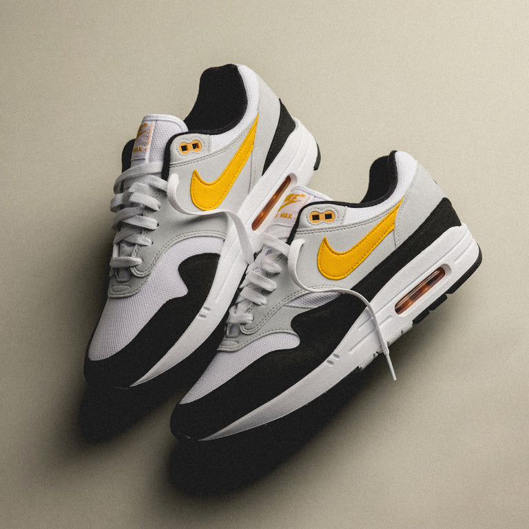NIKE AIR MAX 1 university gold