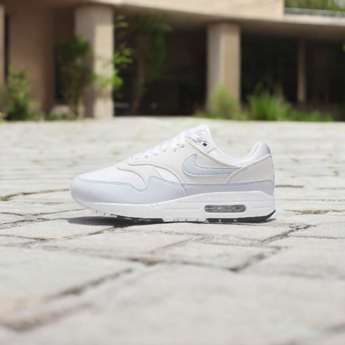NIKE AIR MAX 1 FEMME FOOTBALL GRIS