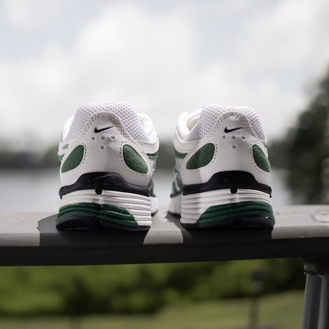 NIKE P-6000 SUMMIT WHITE / GREEN