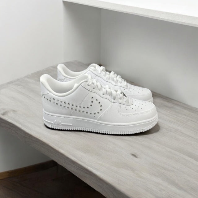 NIKE AIR FORCE 1 LOW WMN STUDDED SWOOSH