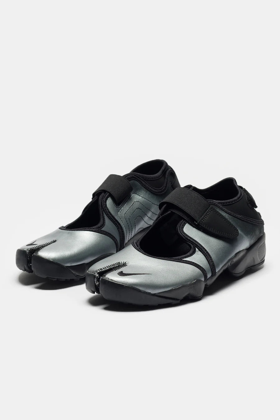 Nike Air Rift “ninja” Leather Sneaker in Metallic Silver/Black