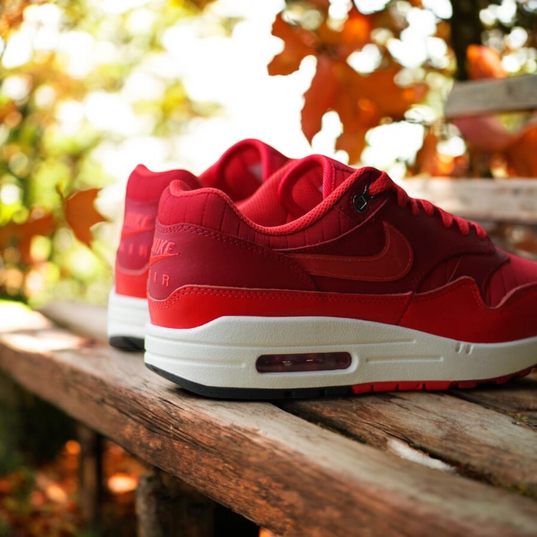 NIKE AIR MAX 1 ESS PRM "GYM RED"