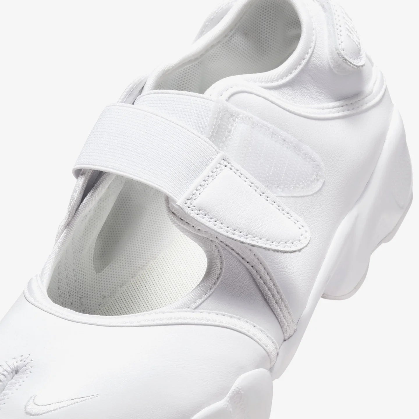 NIKE NINJA(rift) PLATINUM WHITE LEATHER WMN