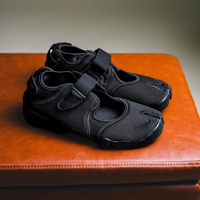 NIKE Air “NINJA” blackout WMN (women)