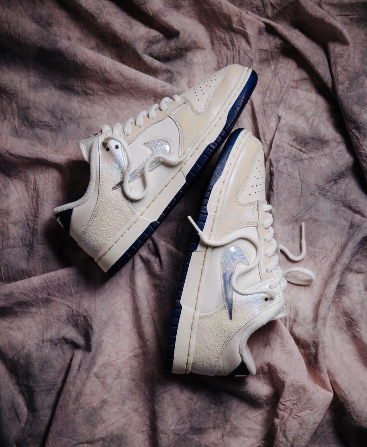 NIKE DUNK LOW "SOFT PEARL/MULTI-COLOR-MIDNIGHT NAVY" WMN