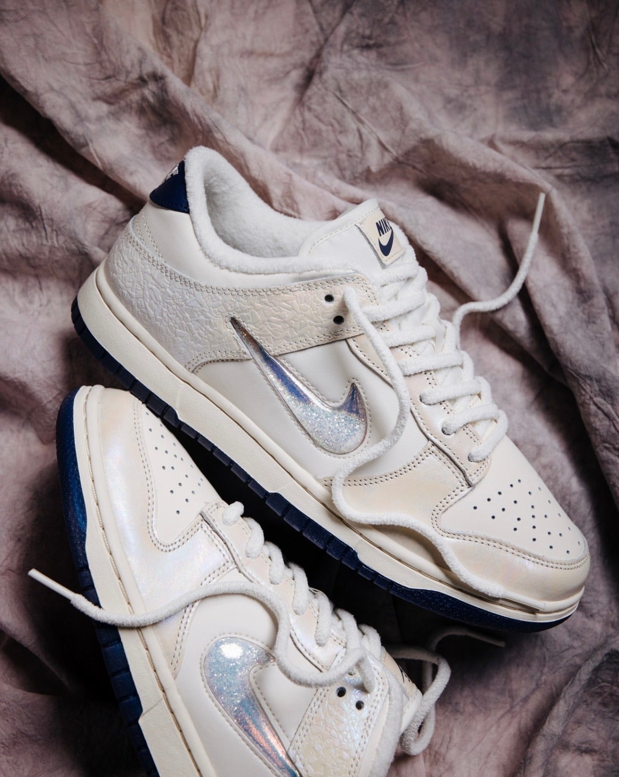 NIKE DUNK LOW "SOFT PEARL/MULTI-COLOR-MIDNIGHT NAVY" WMN