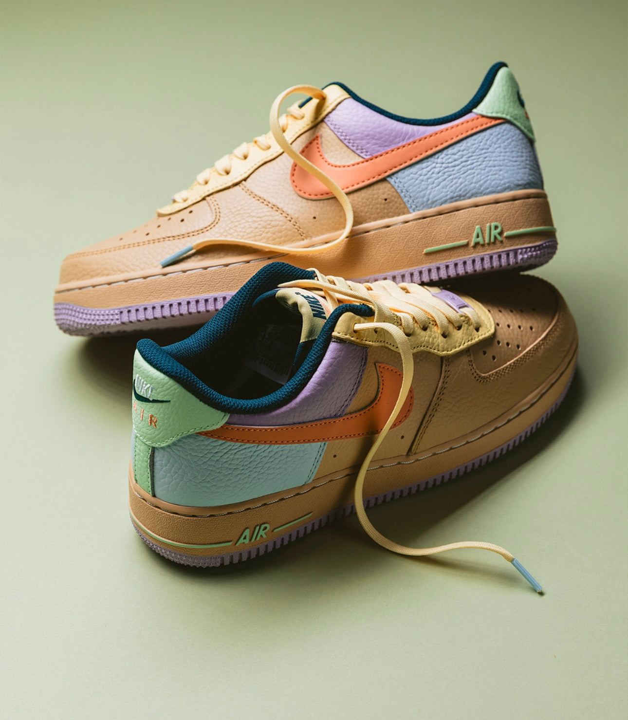 NIKE AIR FORCE 1 '07 "SESAME/APRICOT AGATE-HYDRANGEAS"