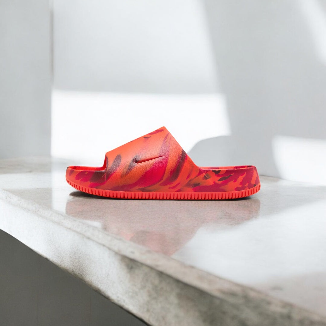 NIKE CALM SLIDE MARBRÉ RED PICANTÉ