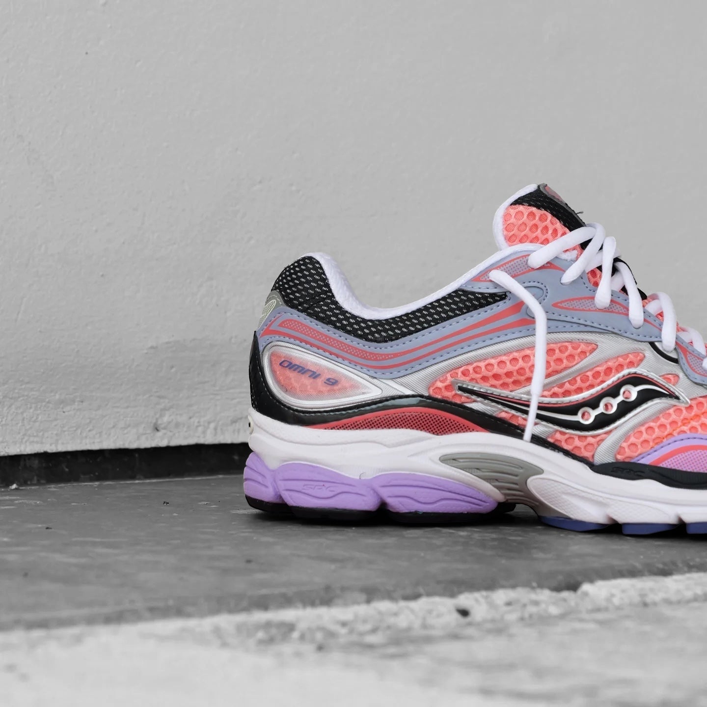 SAUCONY PROGRID OMNI 9 'PINK/PURPLE'