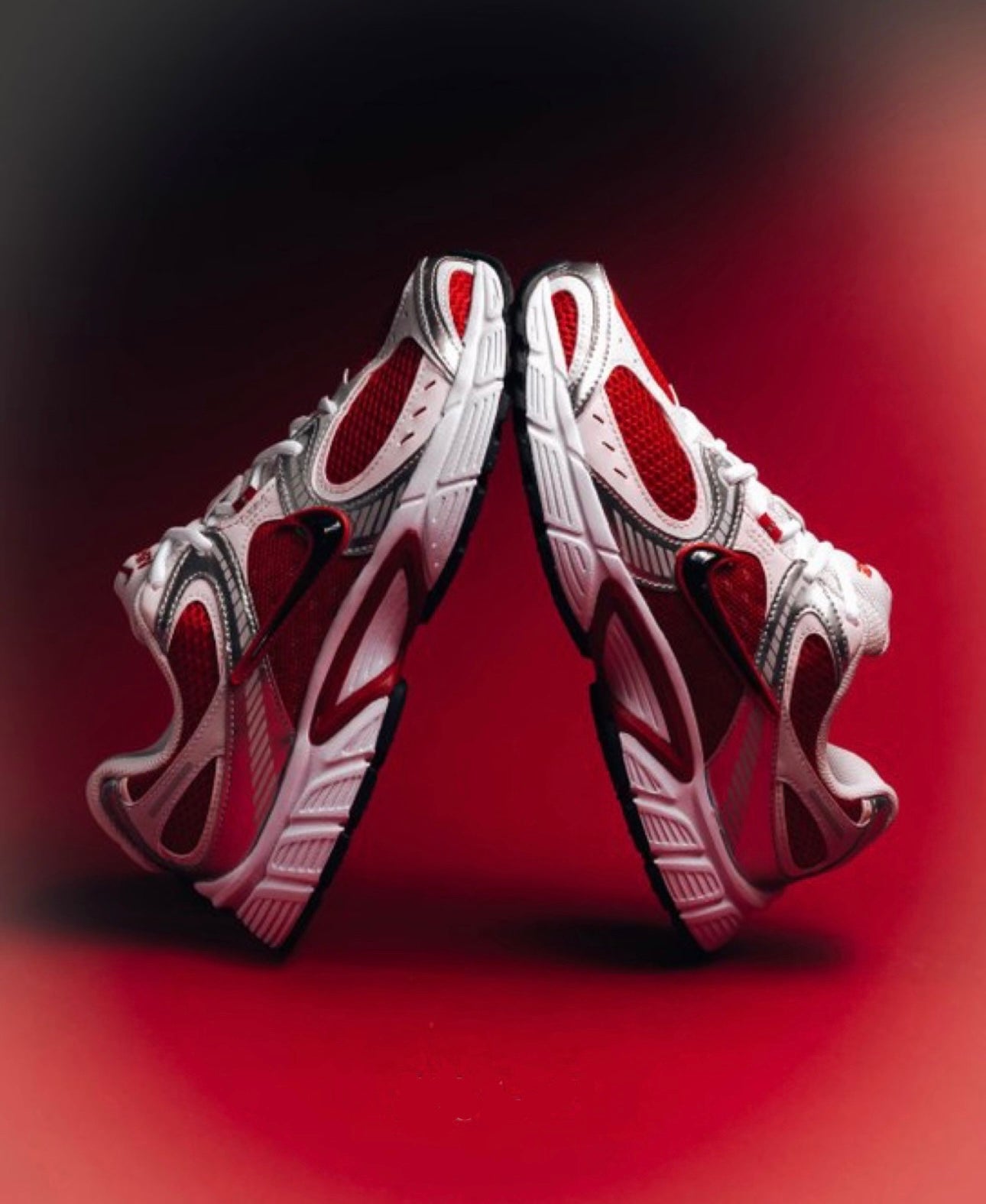 NIKE V5 RNR "GYM RED/BLACK-METALLIC SILVER"