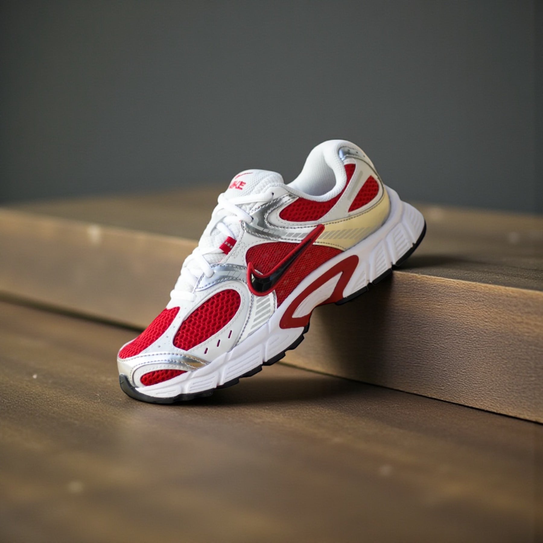 NIKE V5 RNR "GYM RED/BLACK-METALLIC SILVER"