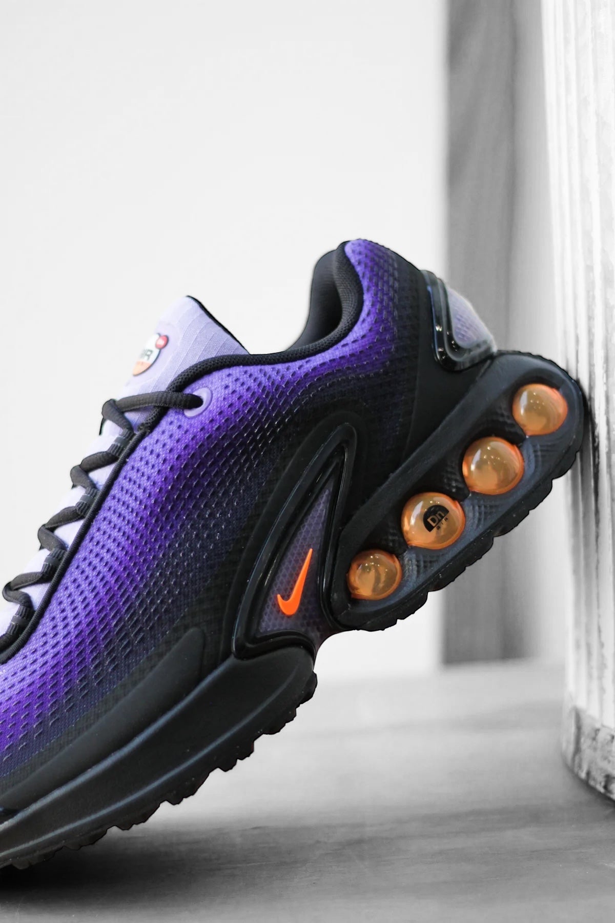 NIKE AIR MAX DN SE "MEDIUM VIOLET/TOTAL ORANGE"