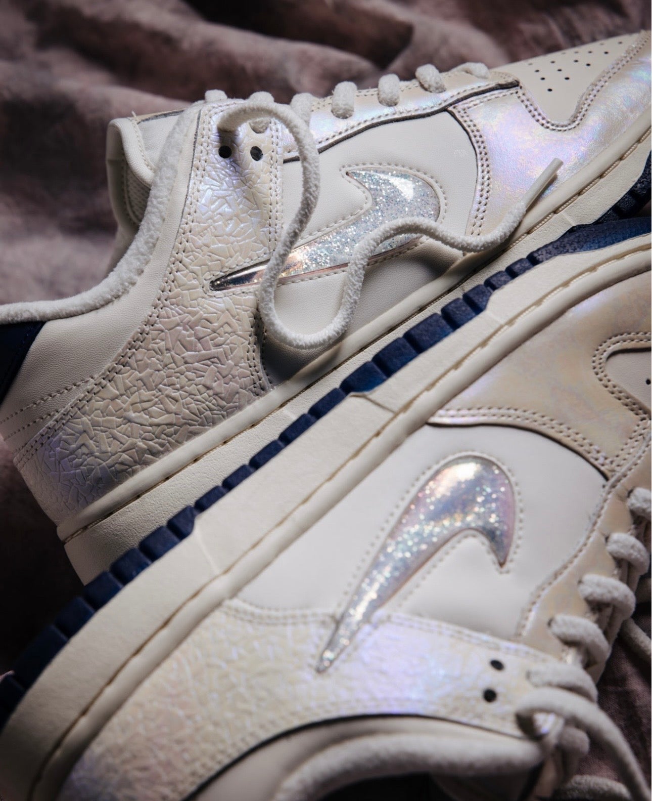 NIKE DUNK LOW "SOFT PEARL/MULTI-COLOR-MIDNIGHT NAVY" WMN