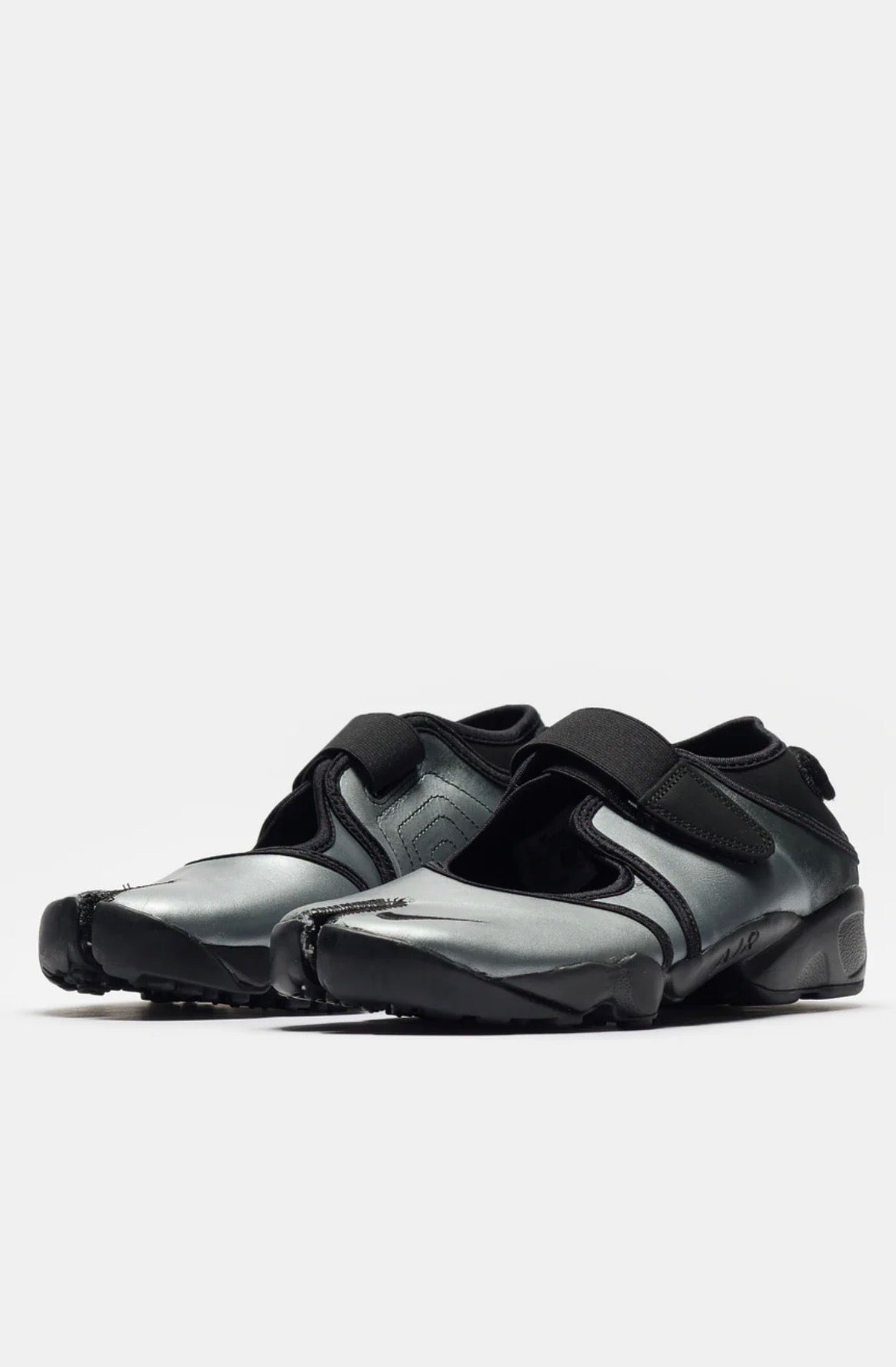 Nike Air Rift “ninja” Leather Sneaker in Metallic Silver/Black