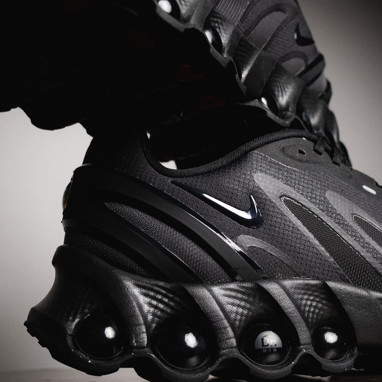 MEN'S NIKE AIR MAX DN8 CASUAL SHOES