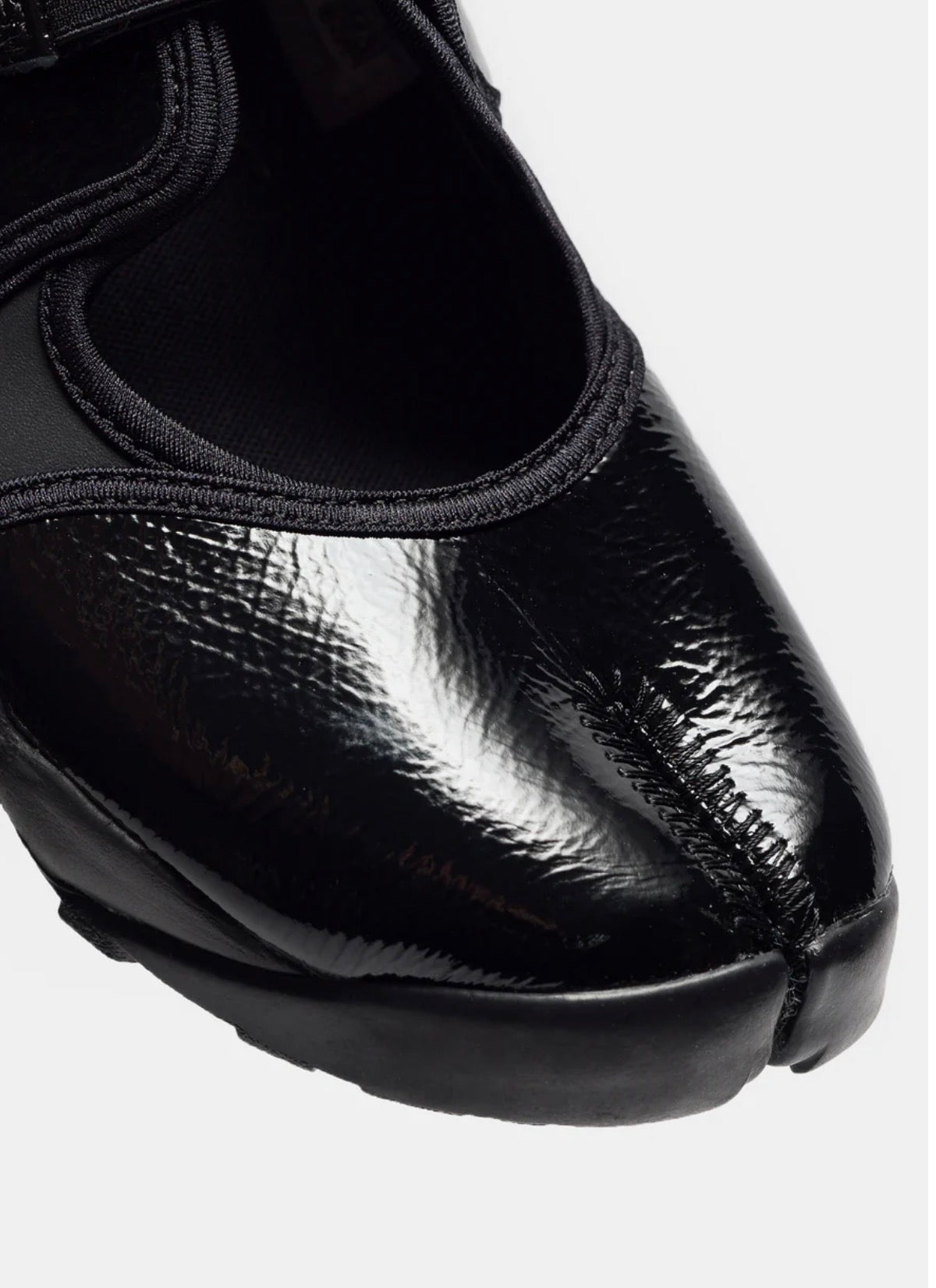 NIKE AIR RIFT SE SNEAKER WMN “ninja”
Pattern leather Black & Metallic Silver