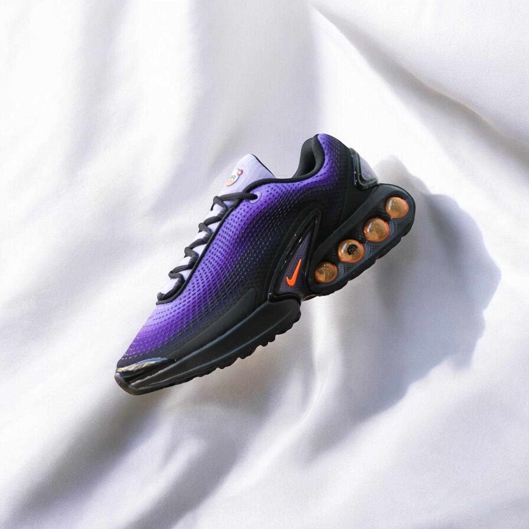NIKE AIR MAX DN SE "MEDIUM VIOLET/TOTAL ORANGE"