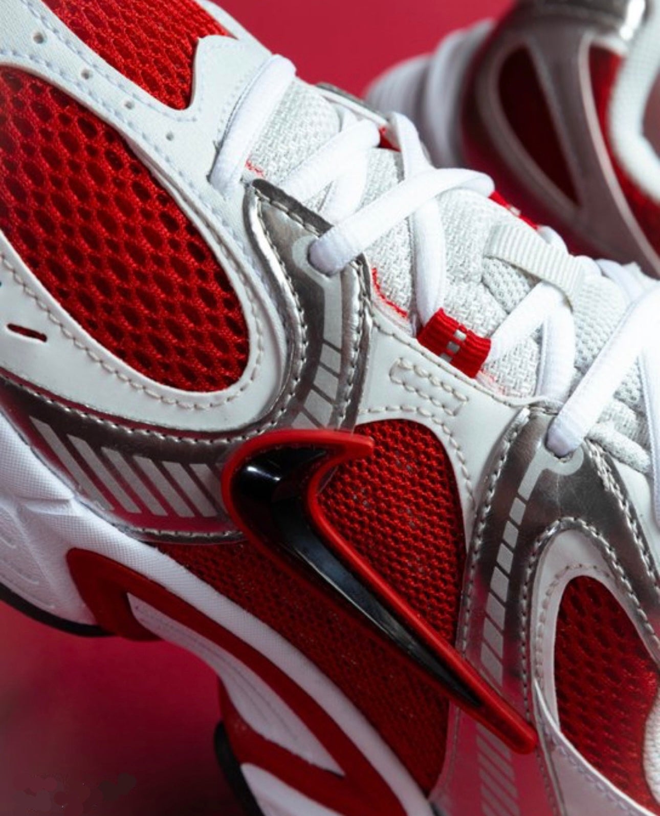 NIKE V5 RNR "GYM RED/BLACK-METALLIC SILVER"