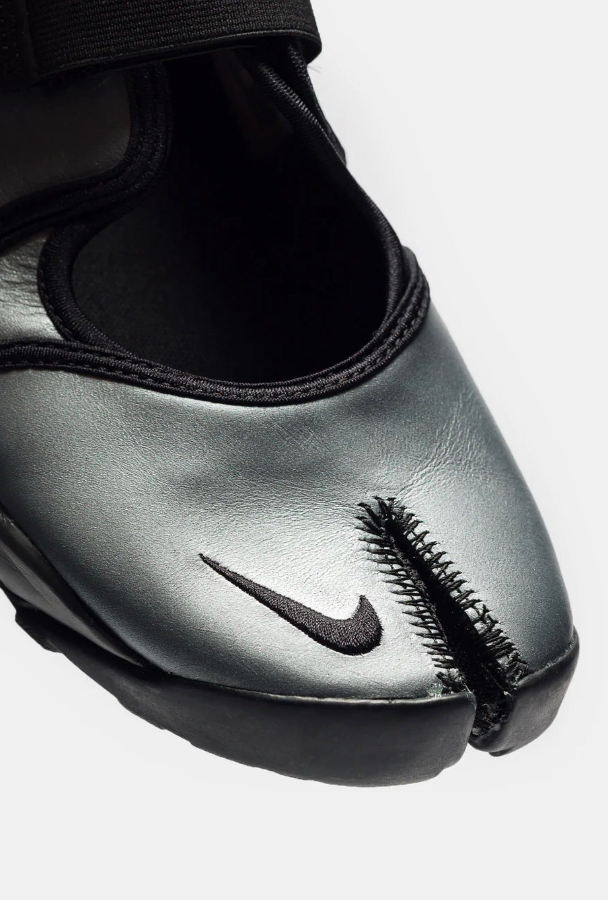 Nike Air Rift “ninja” Leather Sneaker in Metallic Silver/Black