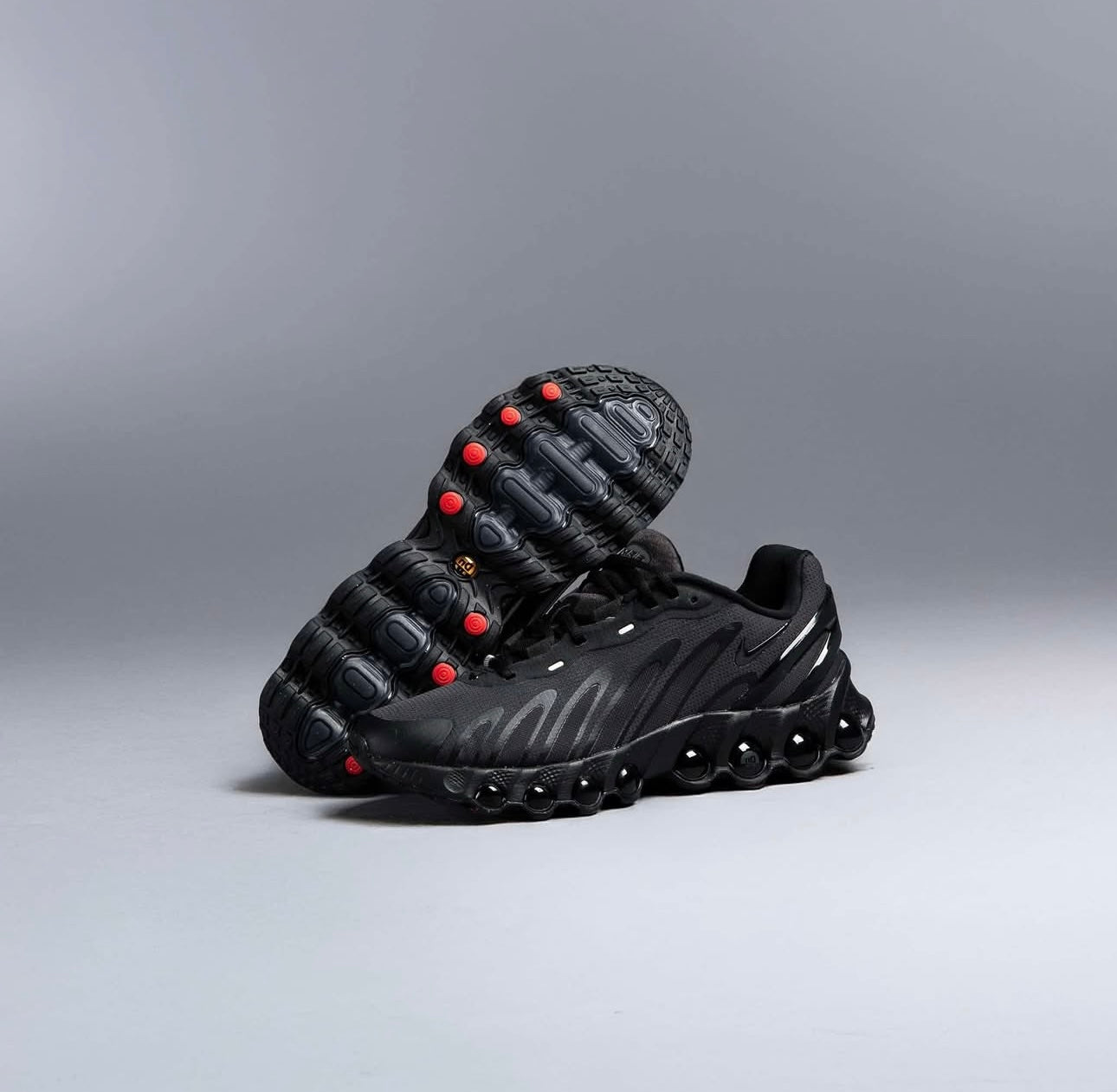 MEN'S NIKE AIR MAX DN8 CASUAL SHOES