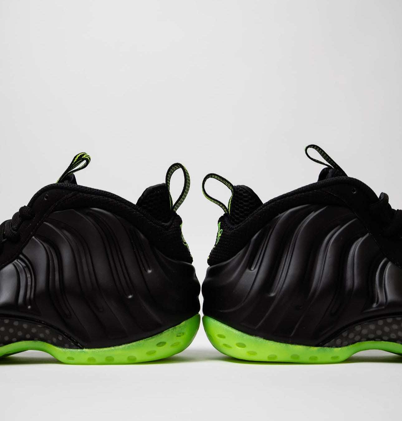 NIKE AIR FOAMPOSITE ONE "BLACK/VOLT"