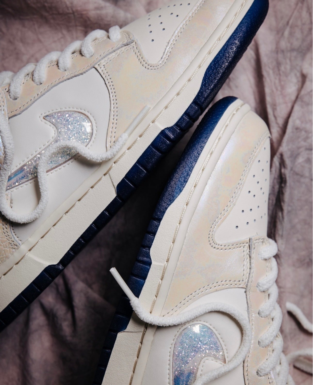 NIKE DUNK LOW "SOFT PEARL/MULTI-COLOR-MIDNIGHT NAVY" WMN